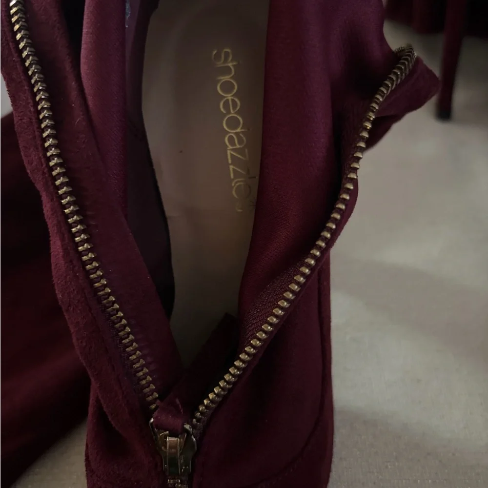 Shoe Dazzle elegant deep